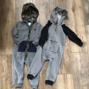Set of boys long sleeve one piece Outfits - EUC